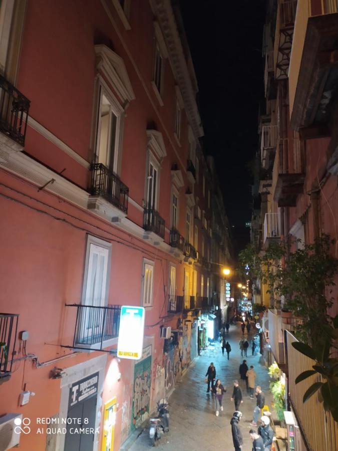 La Casa Su Spaccanapoli Exterior foto