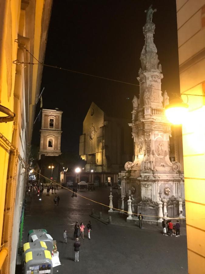 La Casa Su Spaccanapoli Exterior foto